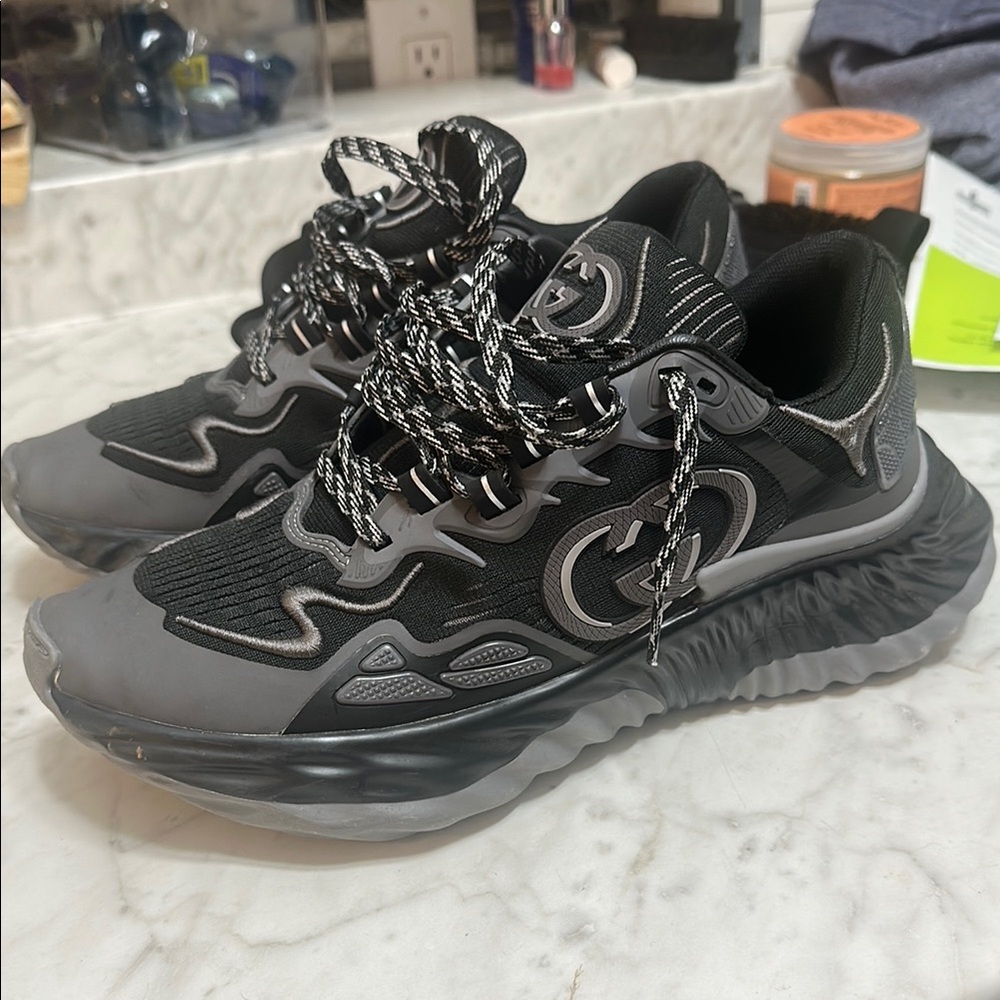 Gucci Ripple Black and Gray Logo Sneakers